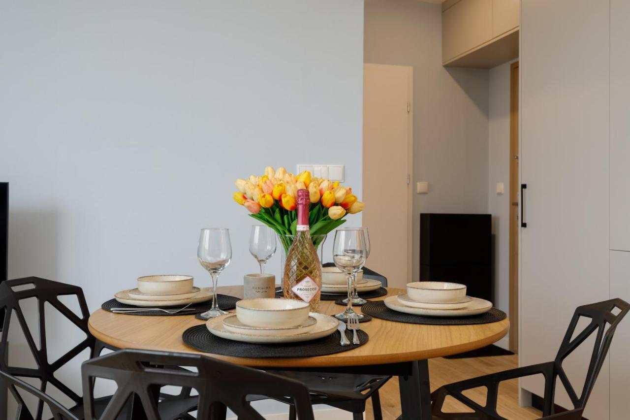 Apartment Square By Renters *