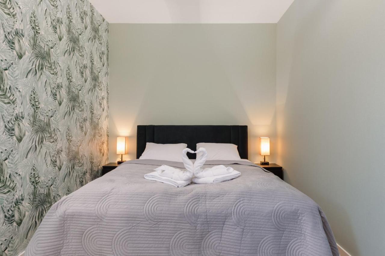 Square By Renters *
