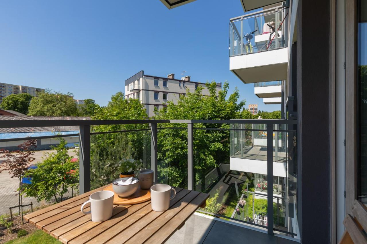 Square By Renters
