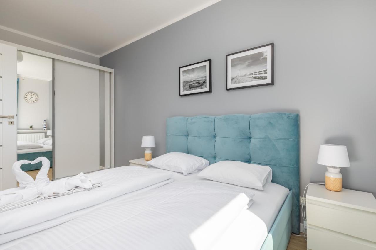 Square By Renters Apartment