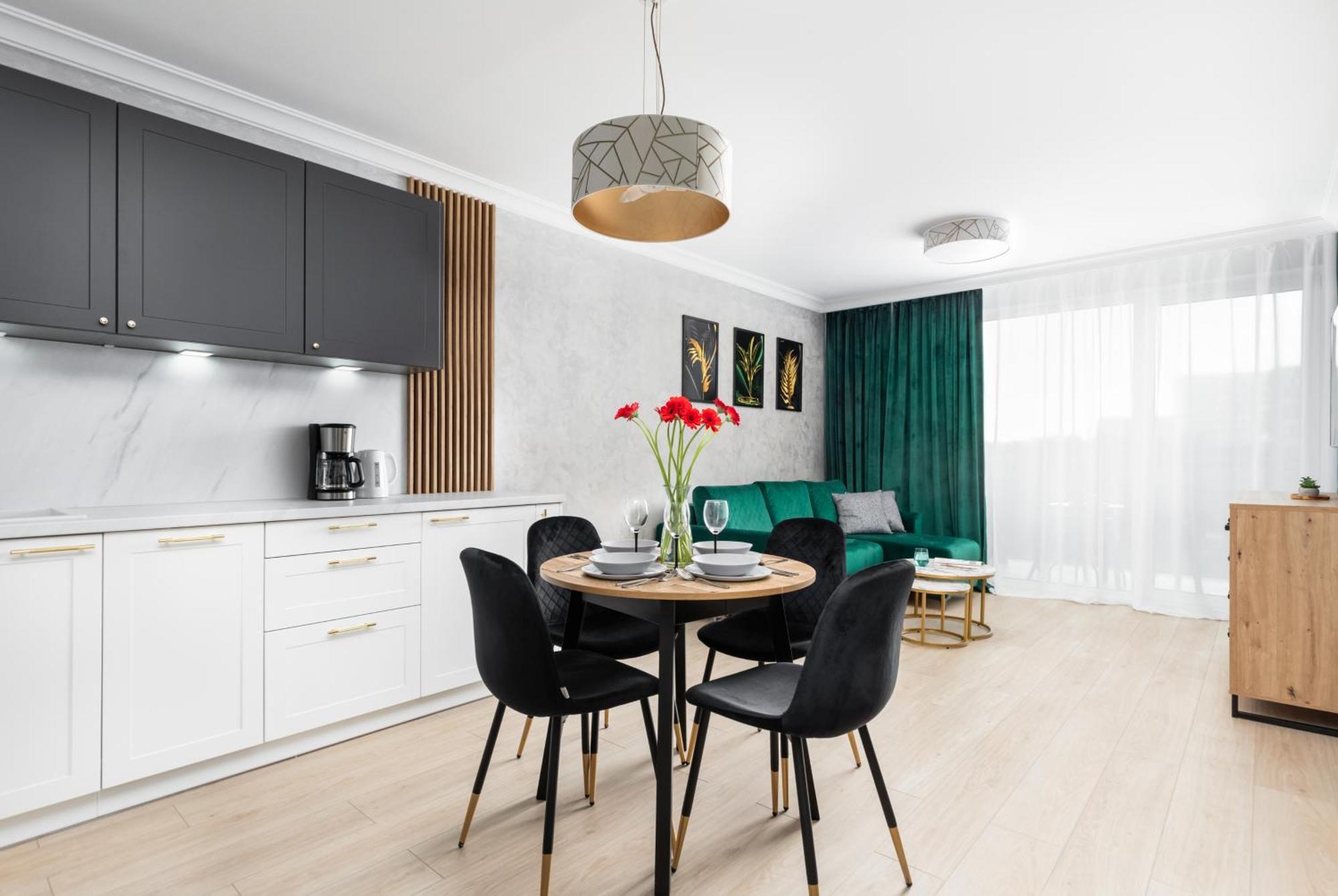 Square By Renters