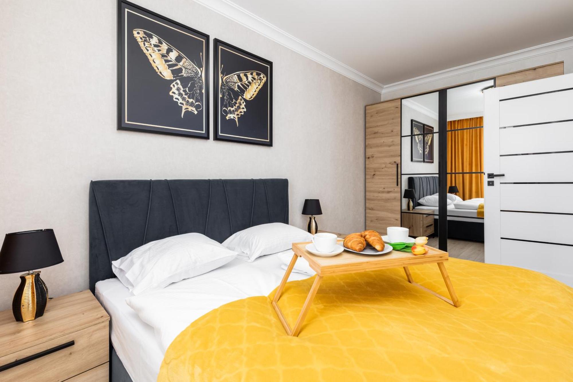 Apartment Square By Renters